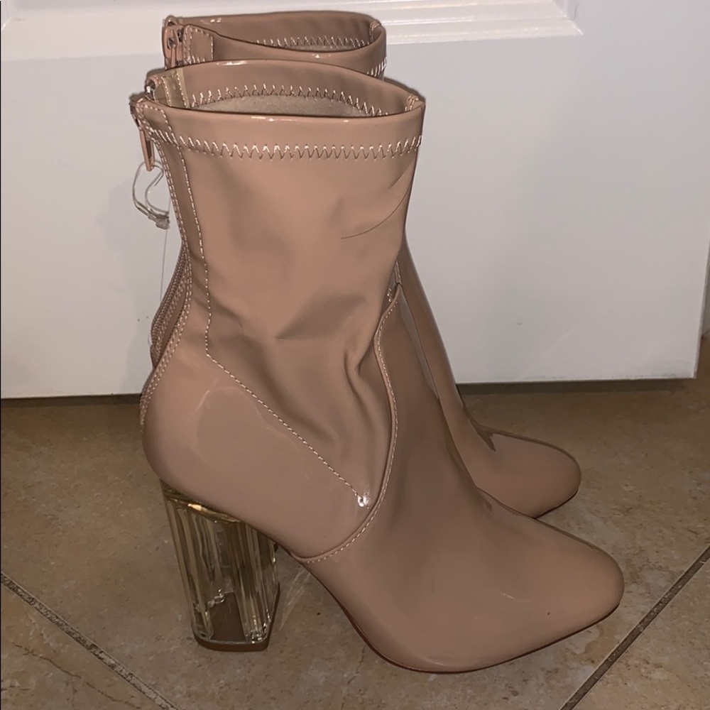 Boots - Picture 4 of 5